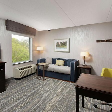 Hampton Inn & Suites By Hilton Барри Экстерьер фото