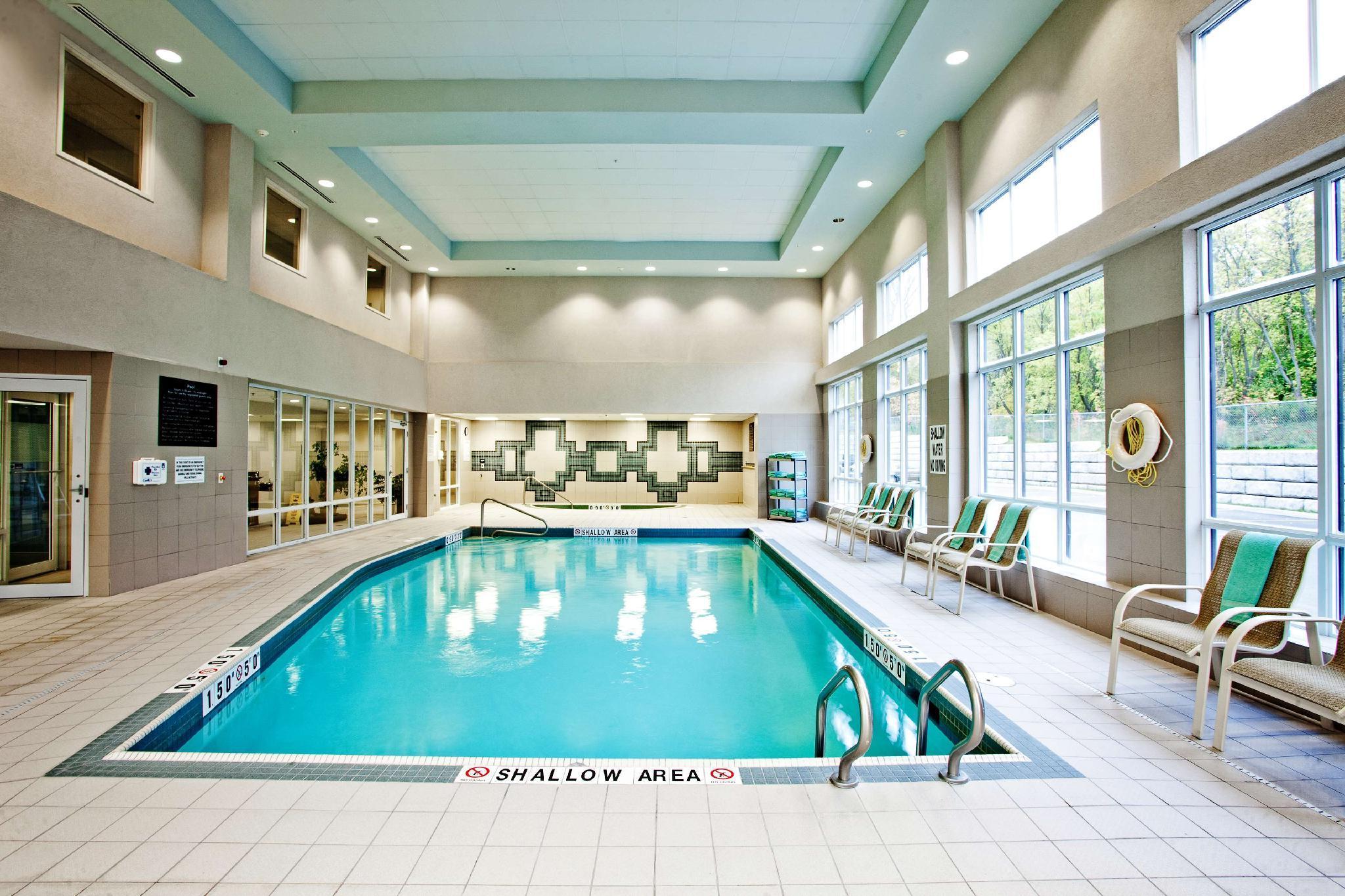 Hampton Inn & Suites By Hilton Барри Экстерьер фото