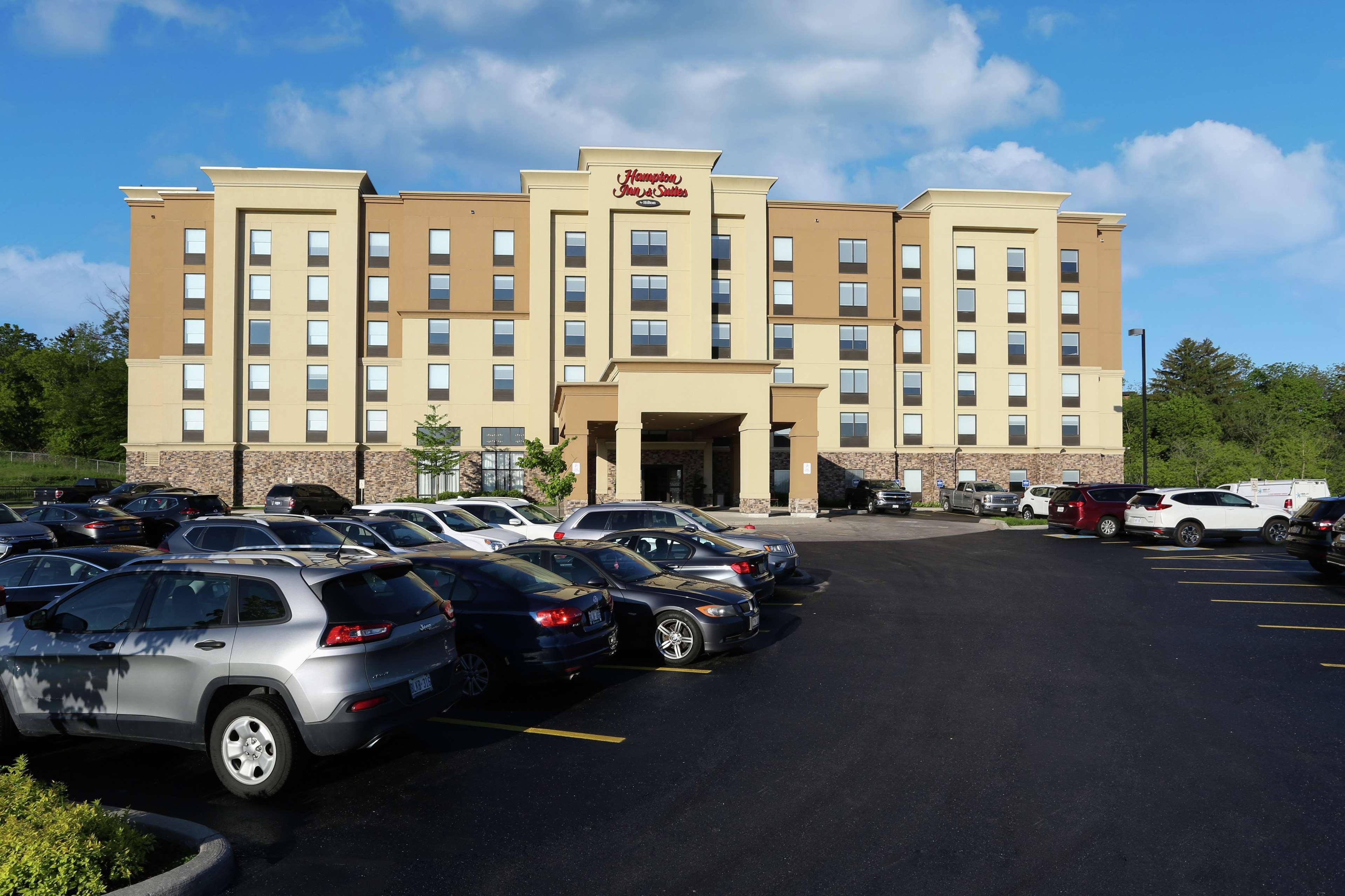 Hampton Inn & Suites By Hilton Барри Экстерьер фото