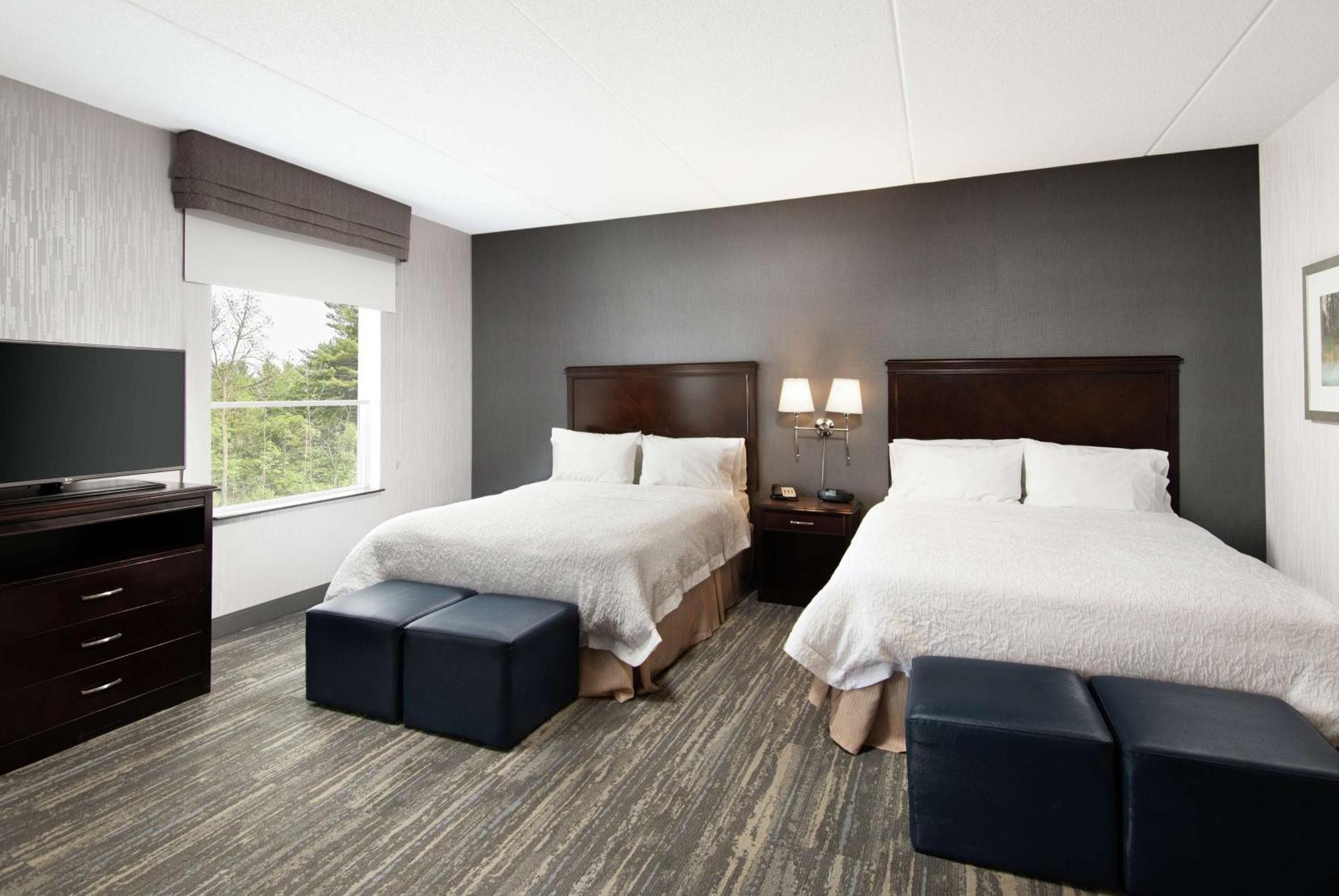 Hampton Inn & Suites By Hilton Барри Экстерьер фото