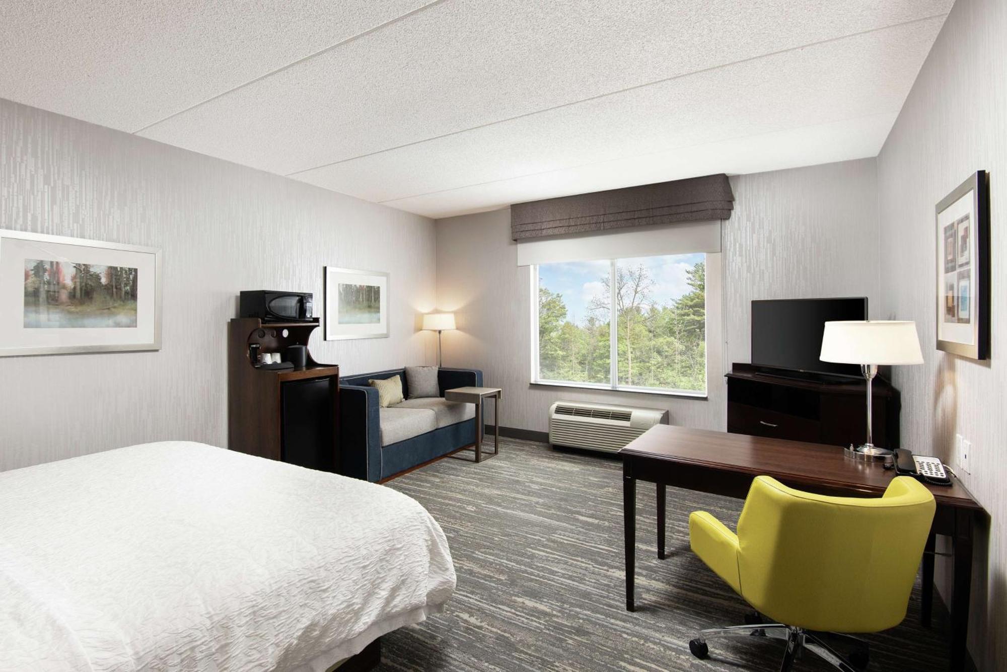 Hampton Inn & Suites By Hilton Барри Экстерьер фото
